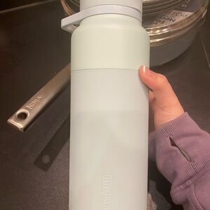 Brumate Rotera 35oz water bottle
